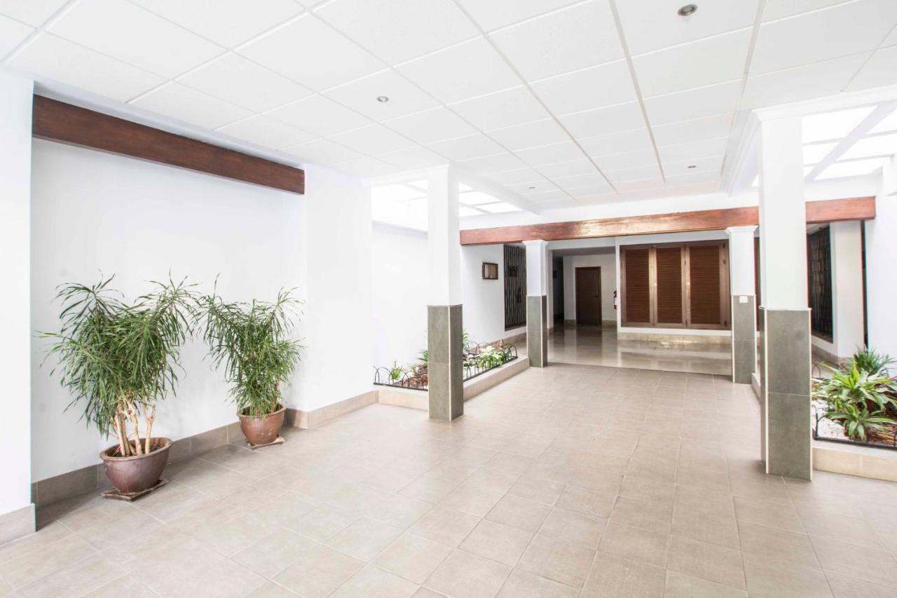 Apartamentos Los Alamos Sardinero Торремолинос Экстерьер фото
